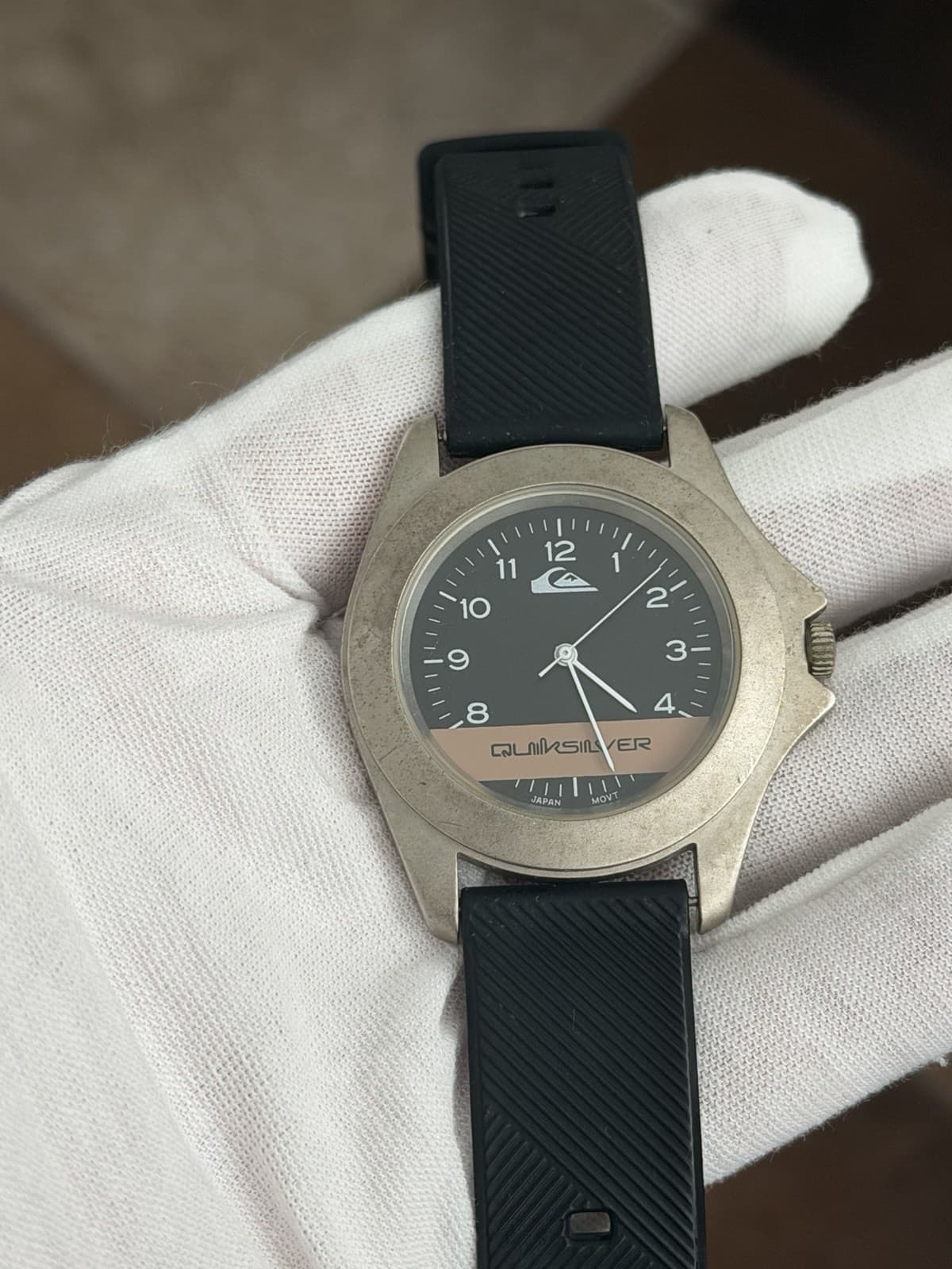 Rare Vintage Quiksilver Men’s Quartz Sports Watch JDM 1990s QS1400 - Image 1