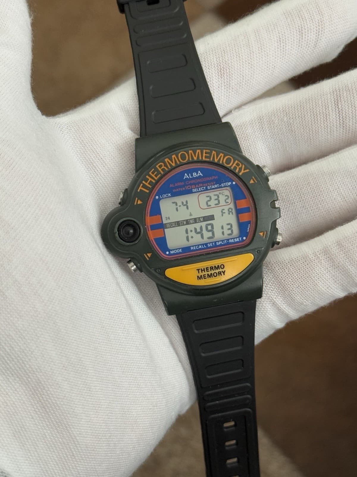 Rare Vintage Seiko Alba Thermomemory W700-4A00 Men’s Digital Sports Watch JDM - Image 1