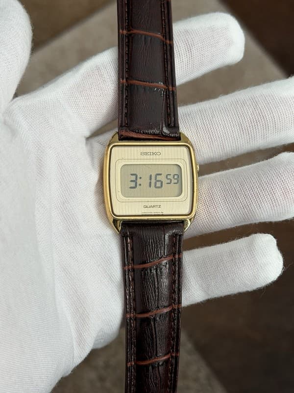 Rare Vintage Seiko Quartz F033-5000 Men’s Digital LCD Watch JDM 1970s