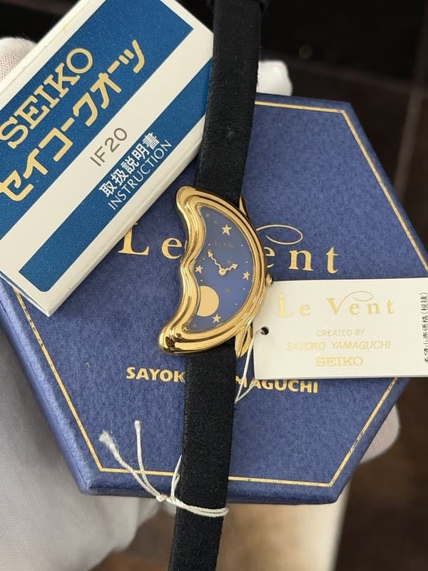 NOS Vintage Seiko Le Vent Crescent Moon 1F20-5J6A Sayoko Yamaguchi Design Watch