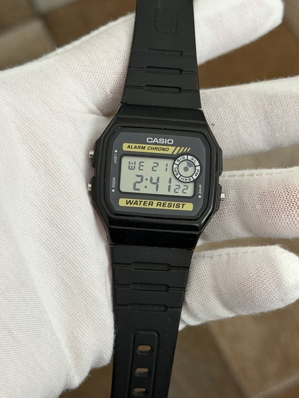 Vintage Casio Alarm Chronograph F-94W Digital Sports Watch JDM 1990s Module 1071
