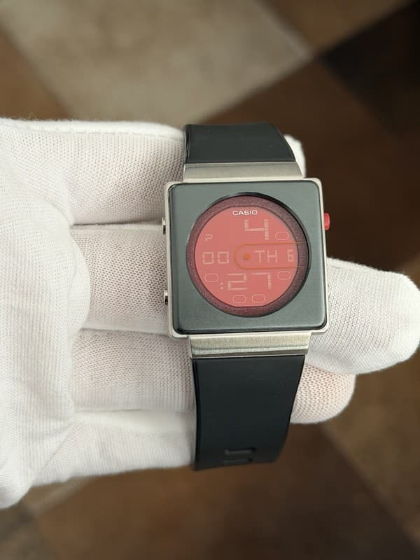 Rare Vintage Casio Futurist LA-2001 Men’s Digital Sports Watch JDM 1990s