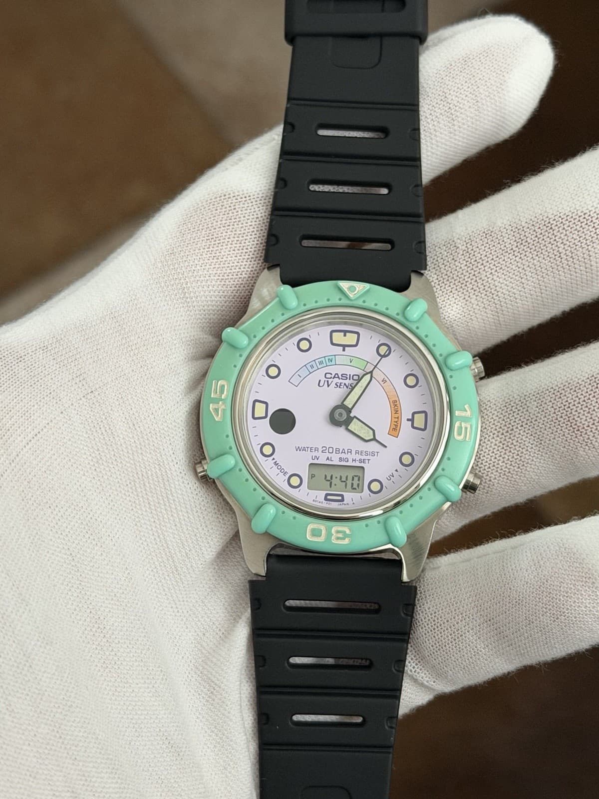 Rare Vintage Casio UV Sensor UV-700 Men’s Ana-Digi Sports Watch JDM 1980s