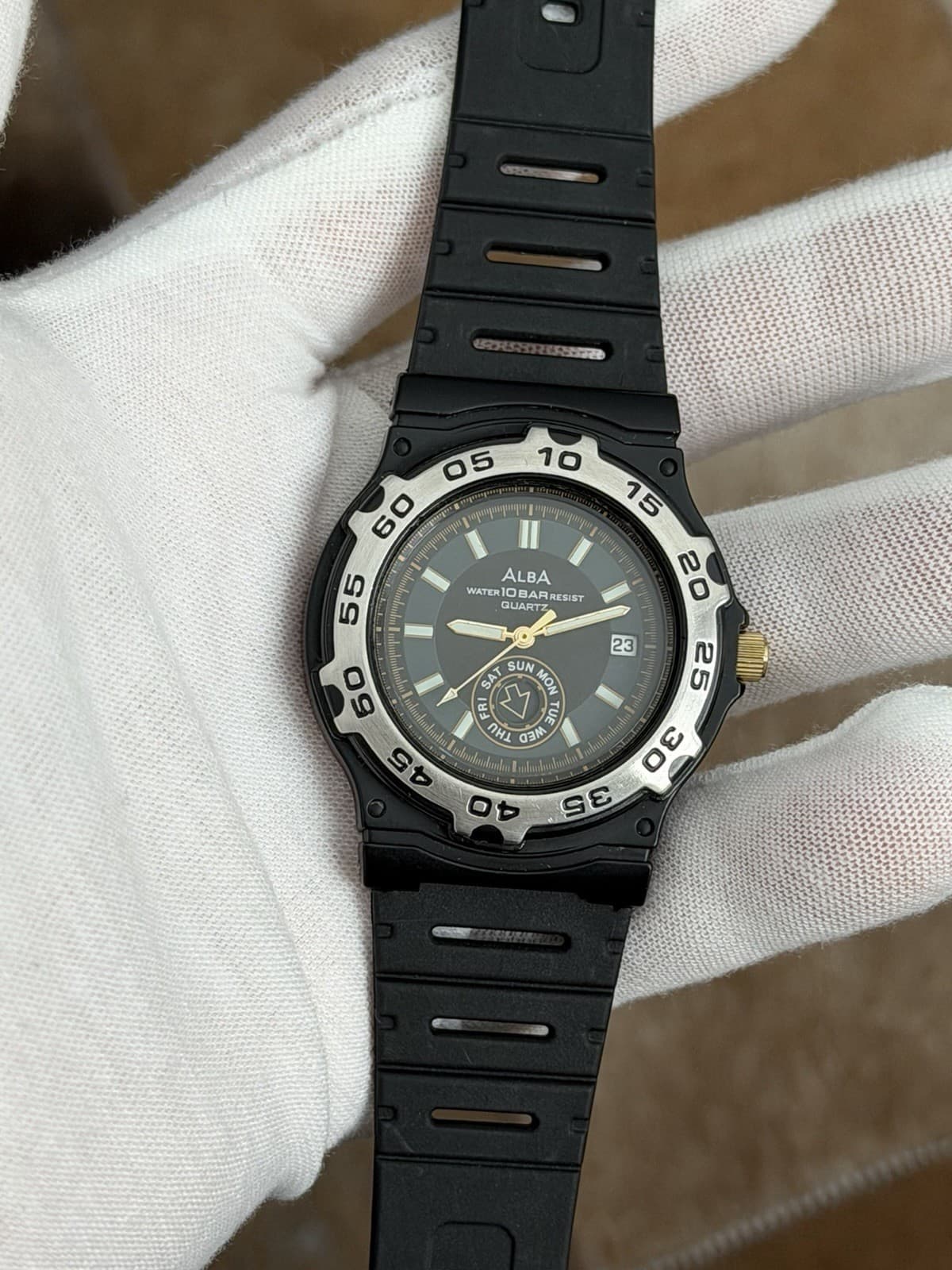Rare Vintage Alba Y533-6B00 Men’s Quartz Sports Watch JDM 1980s